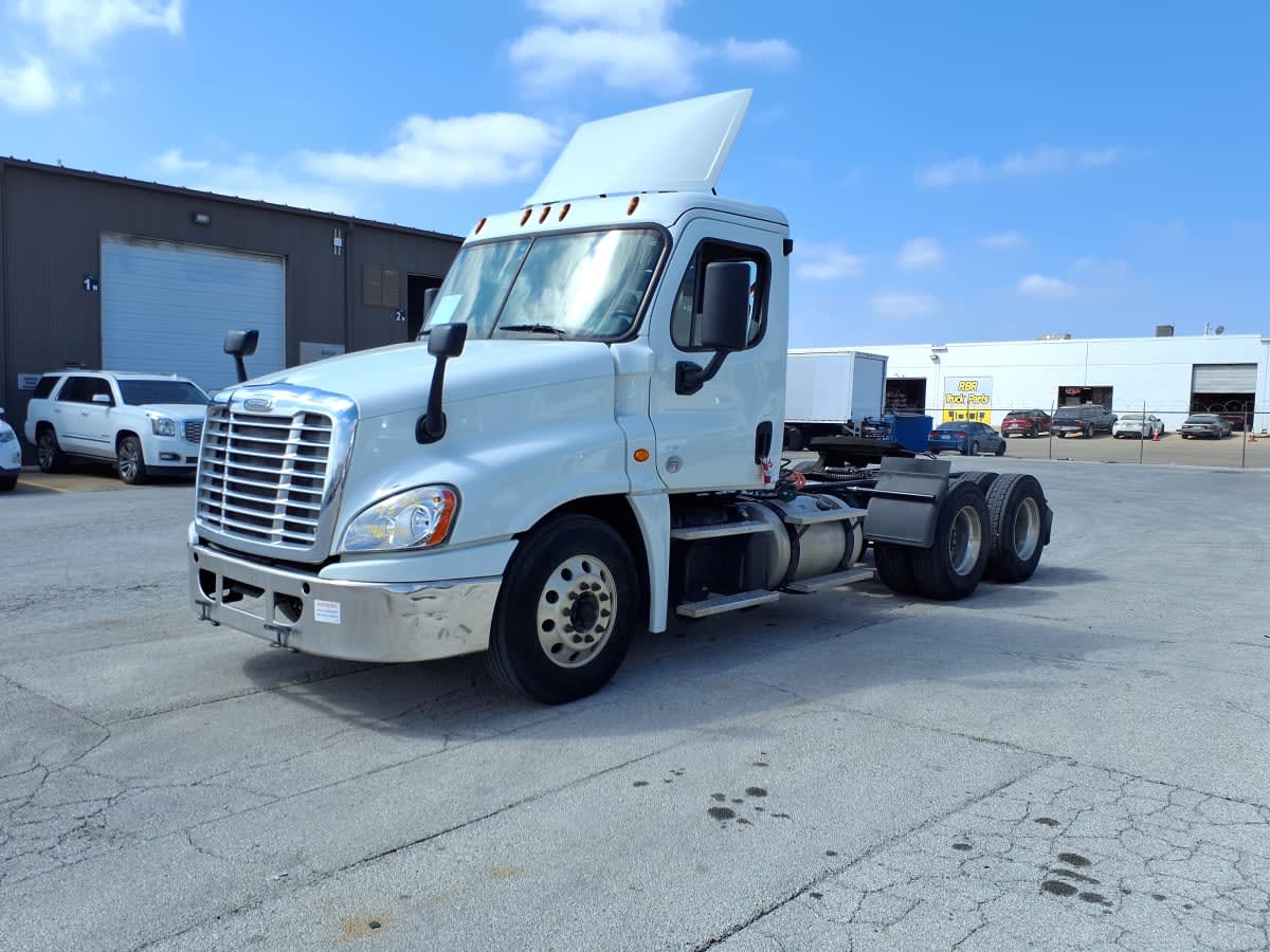 2018 Freightliner/Mercedes CASCADIA 125 746304 2018 Freightliner/Mercedes CASCADIA 125 746304