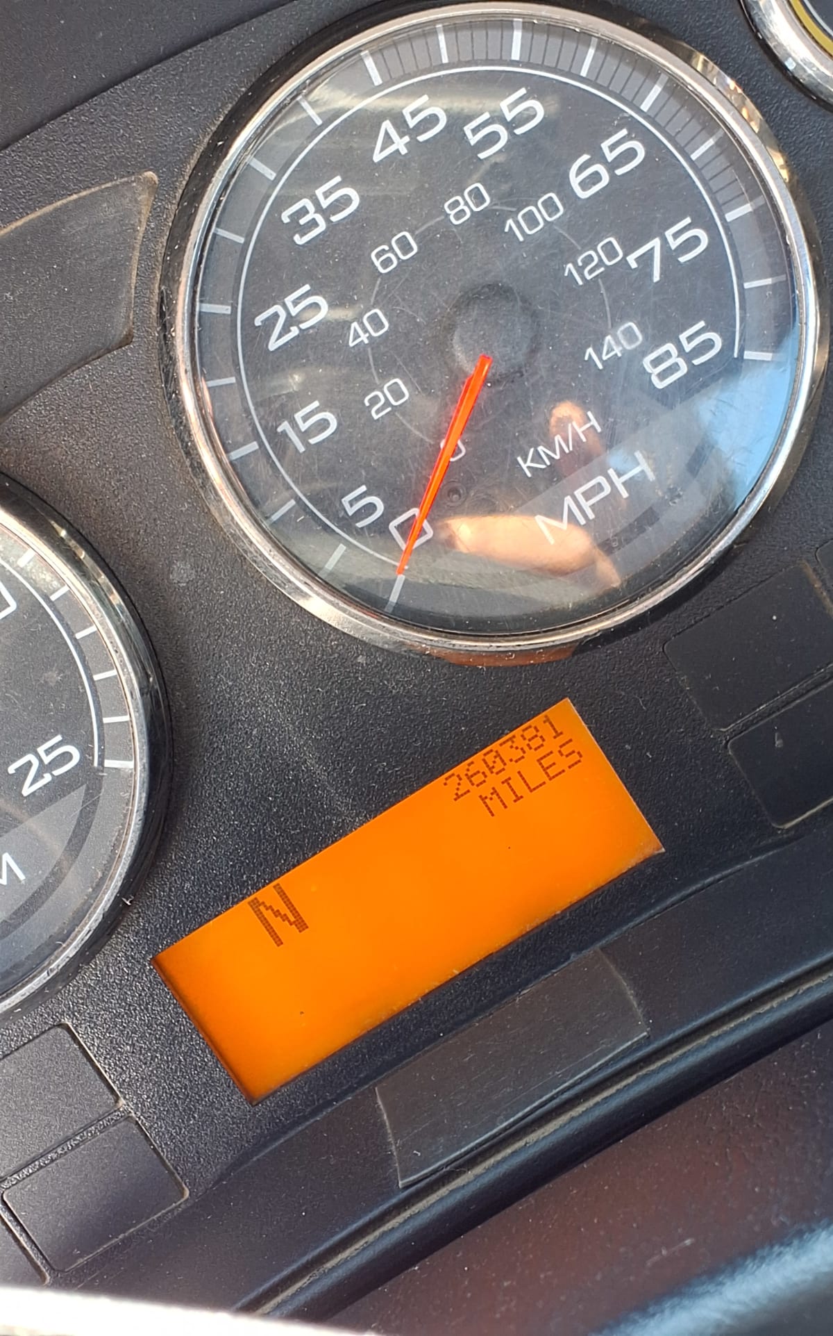 2018 International - image 9