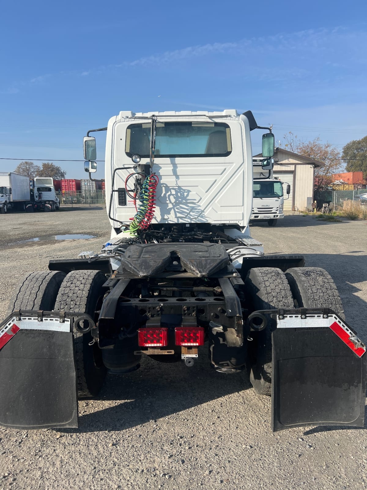 2018 International - image 5