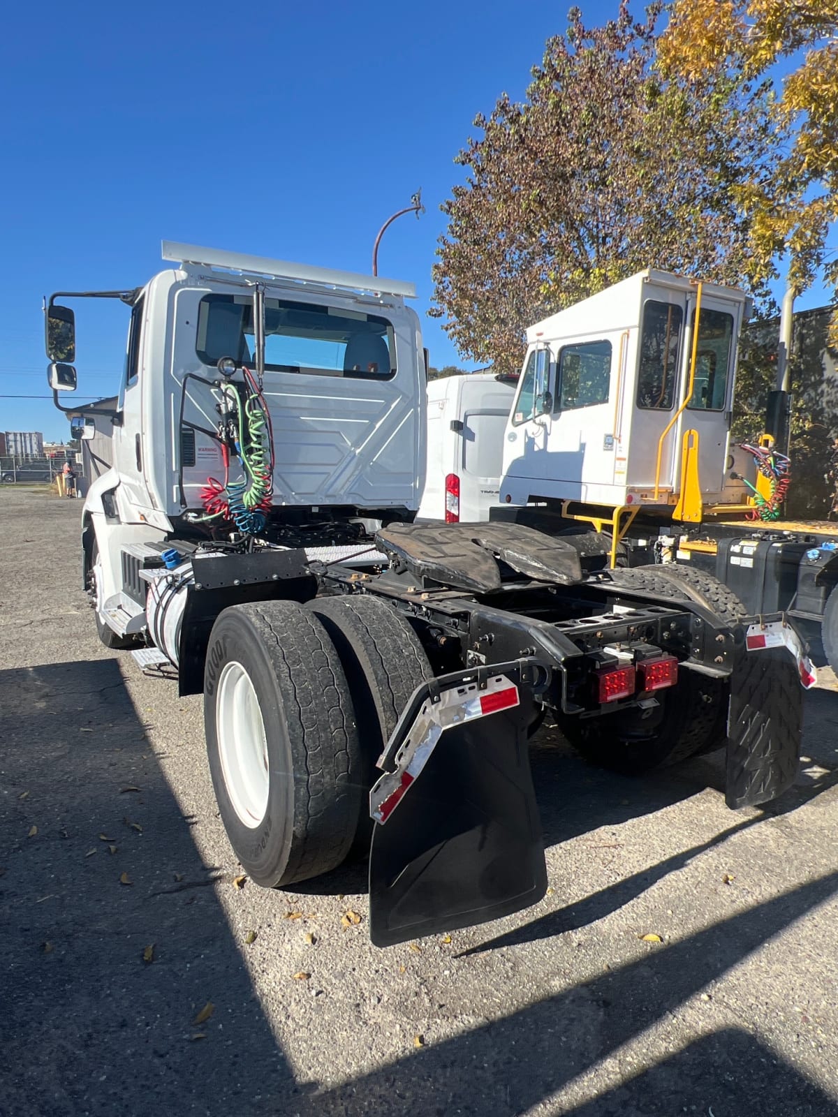 2018 International - image 6