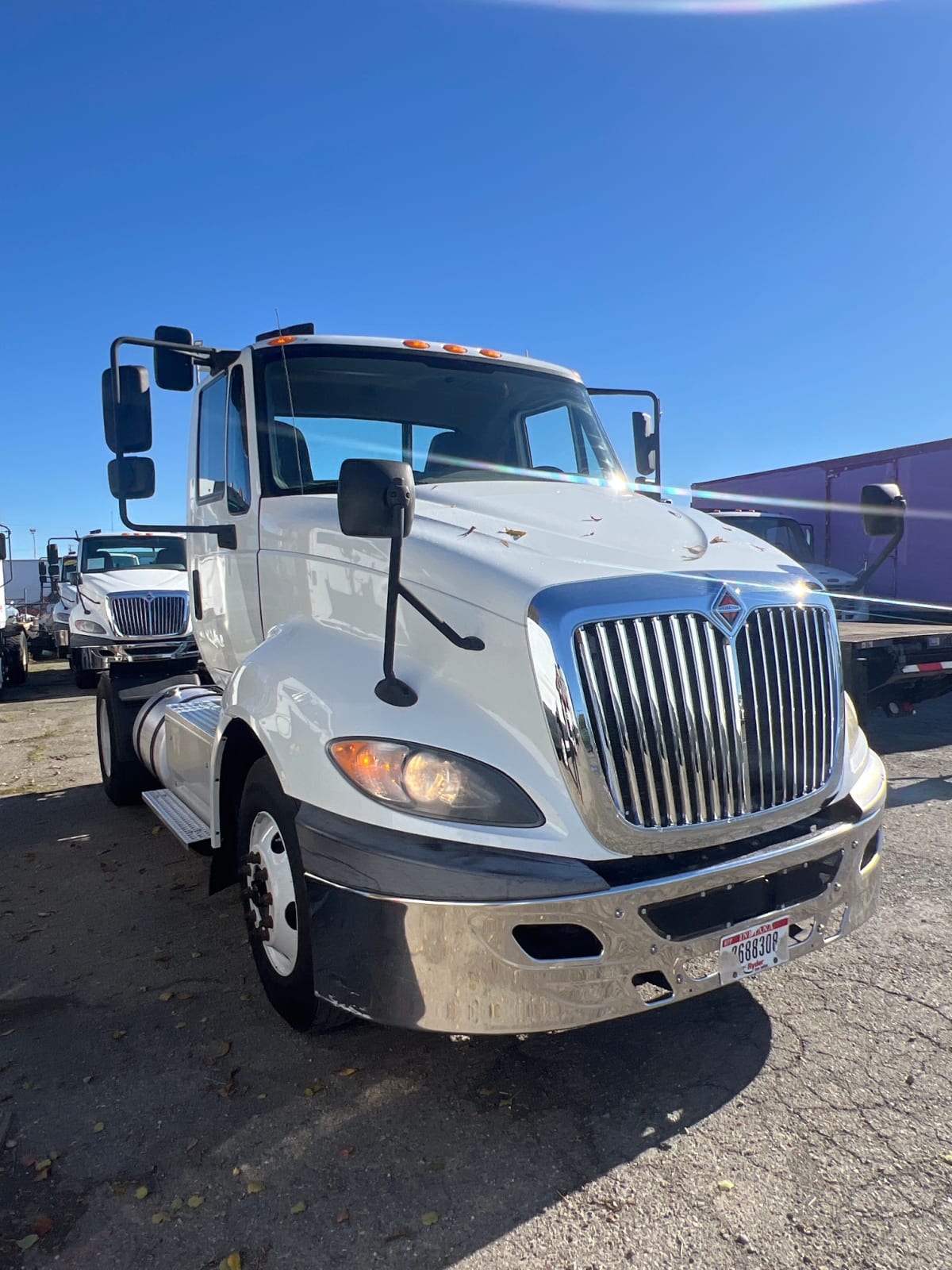 2018 International - image 3