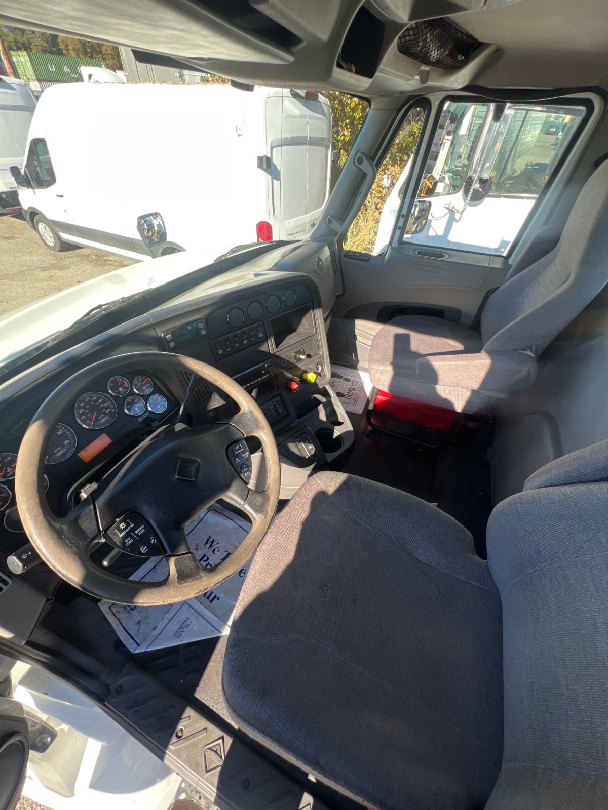 2018 International - image 7