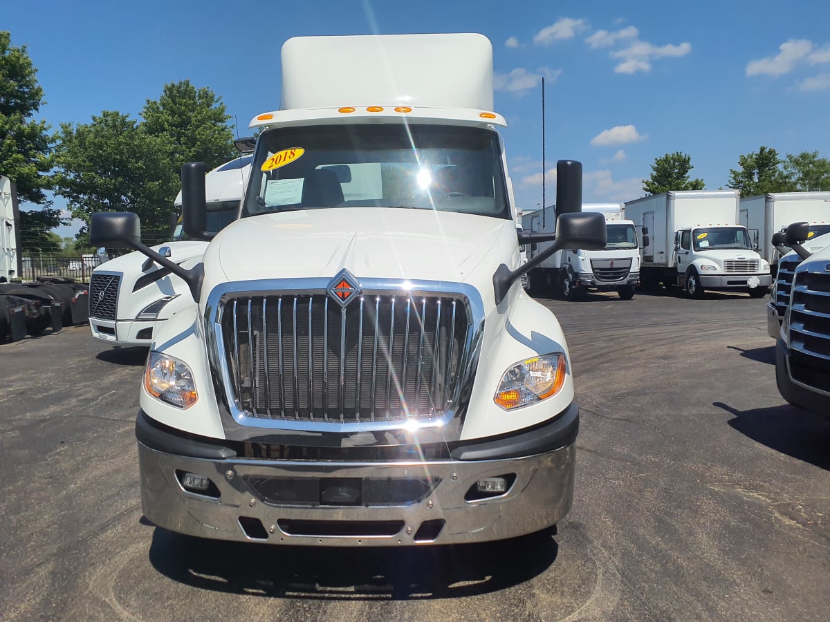 2018 Navistar International LT625 DAYCAB T/A 746590