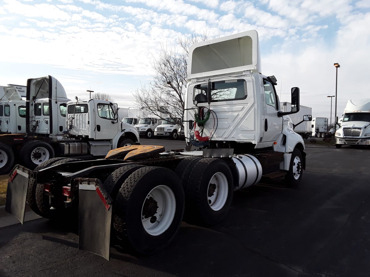 2018 Navistar International LT625 DAYCAB T/A 746655