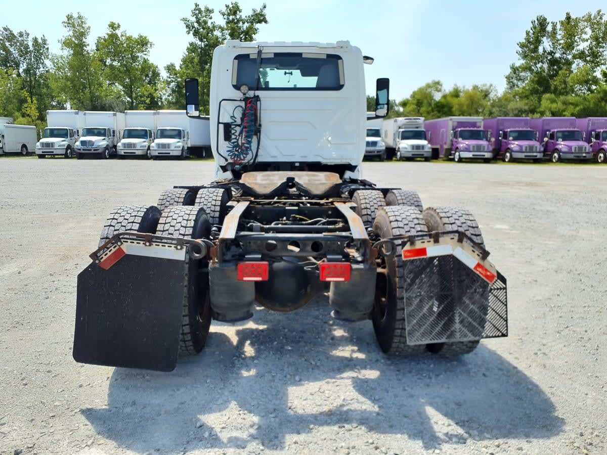 2018 Navistar International LT625 DAYCAB T/A 746705