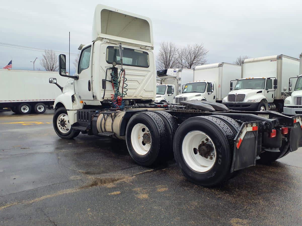 2018 Navistar International LT625 DAYCAB T/A 746715