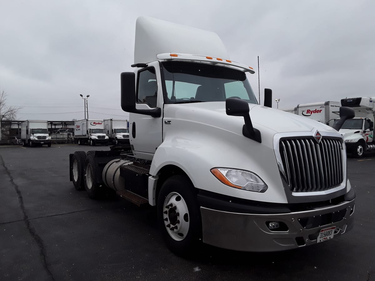 2018 Navistar International LT625 DAYCAB T/A 746717