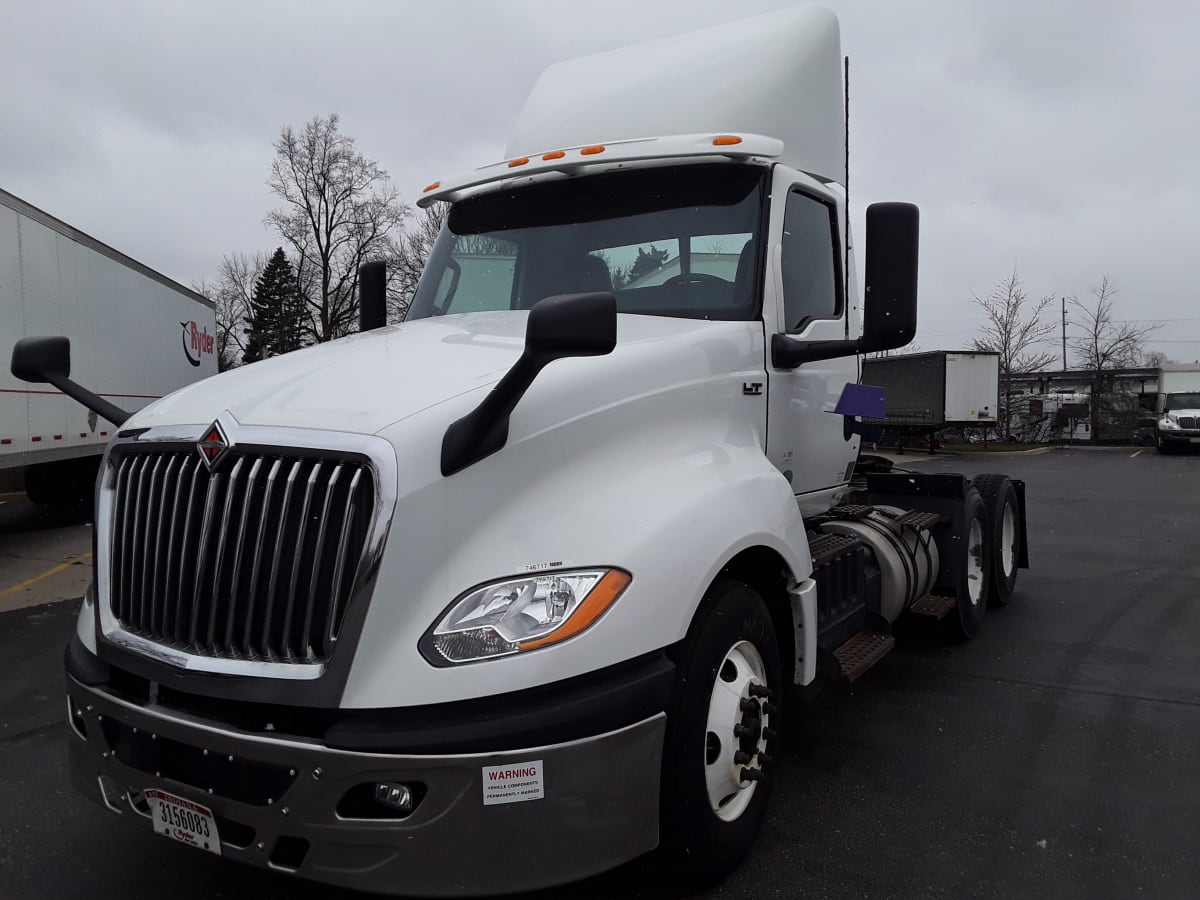 2018 Navistar International LT625 DAYCAB T/A 746717