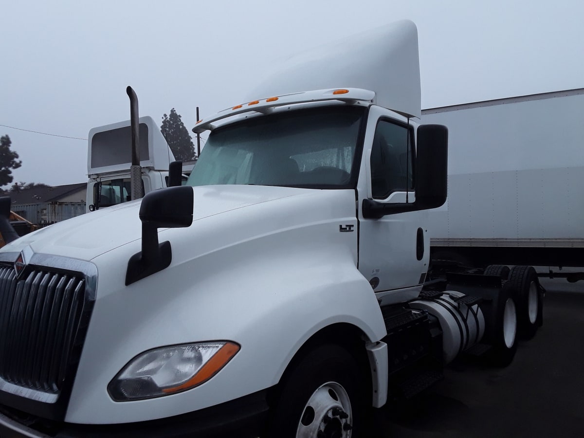 2018 Navistar International LT625 DAYCAB T/A 746736