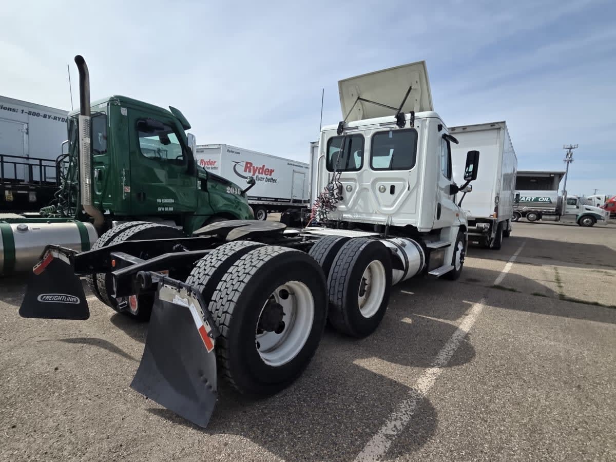 2018 Freightliner - image 4