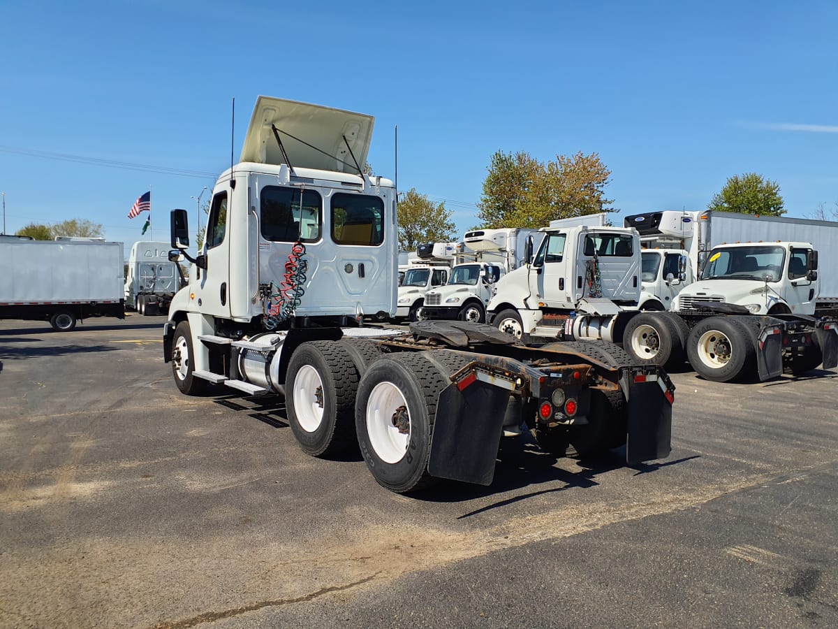 2018 Freightliner/Mercedes CASCADIA 125 746755