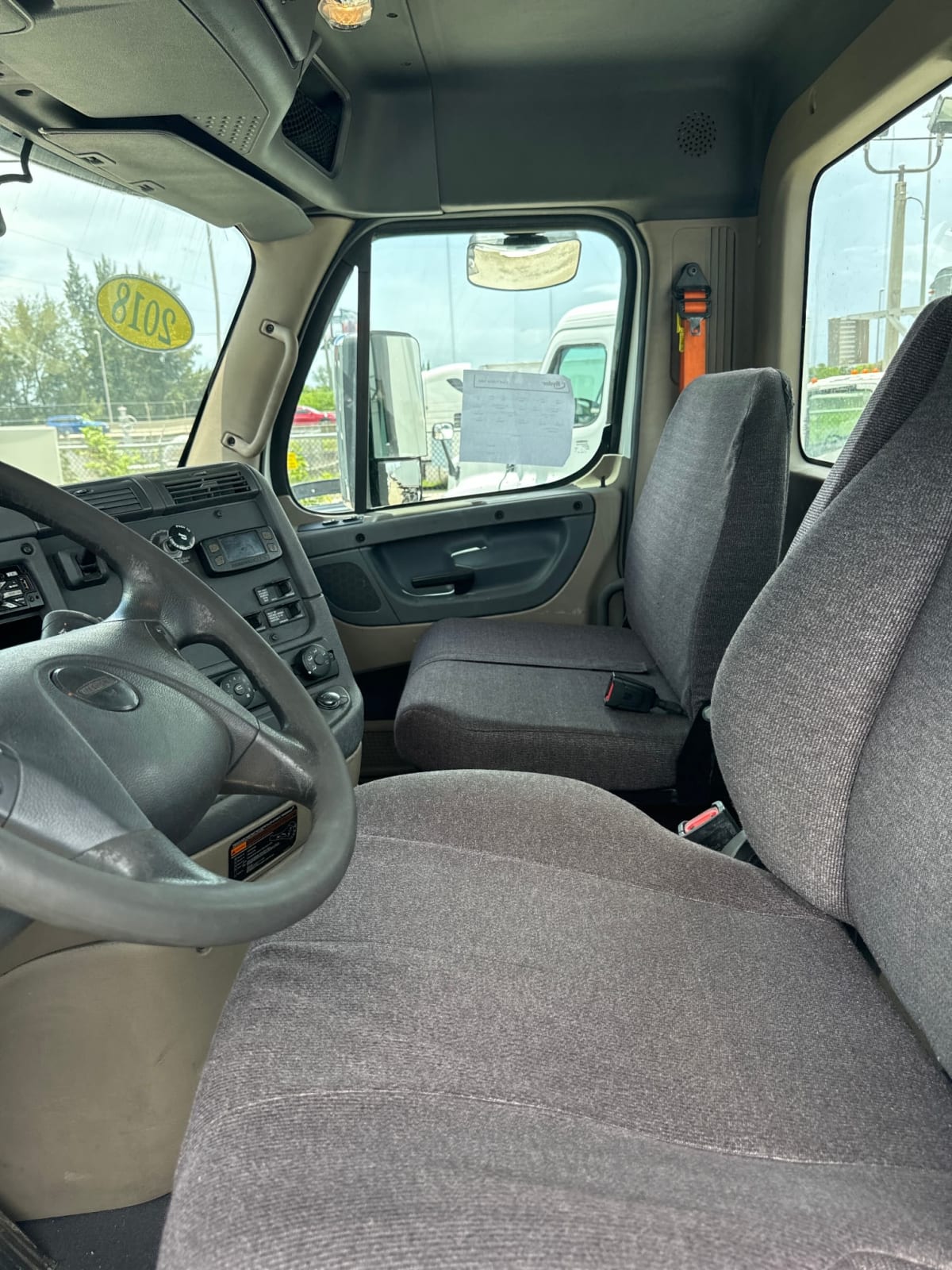 2018 Freightliner/Mercedes CASCADIA 113 747179