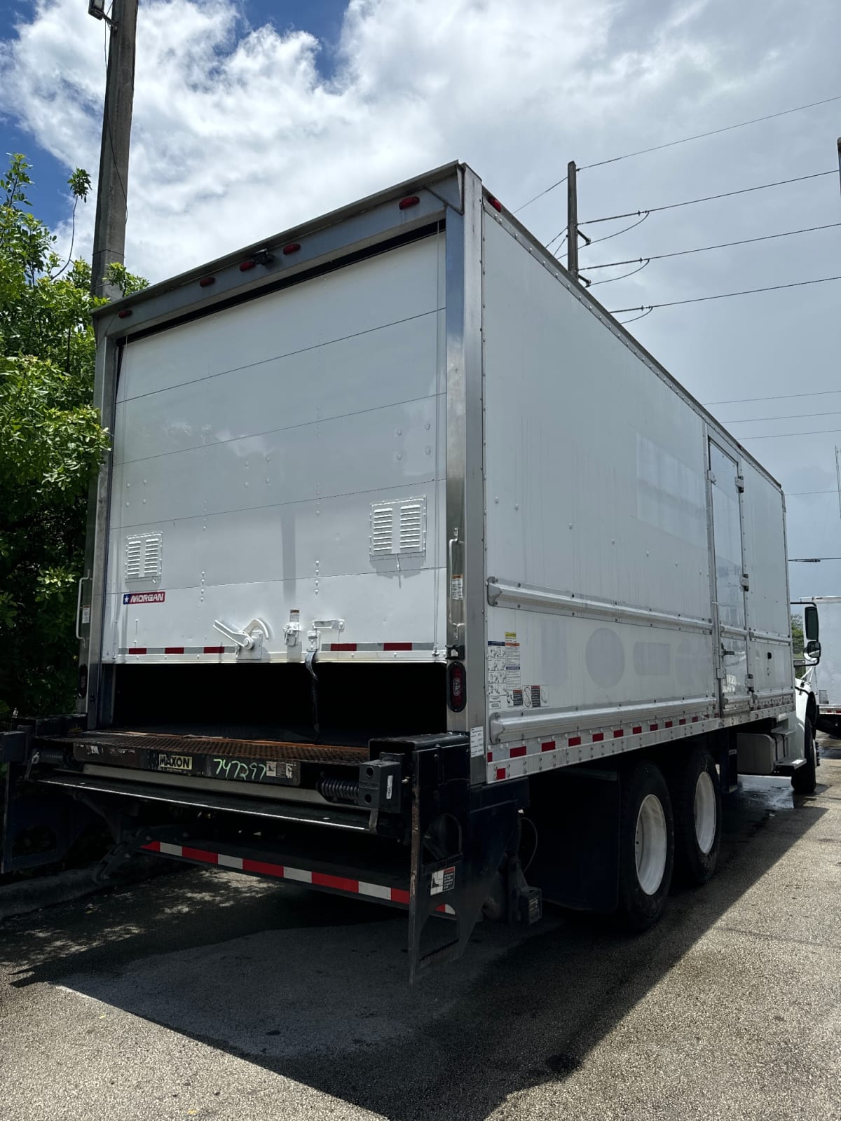 2018 Freightliner/Mercedes M2 106 747297