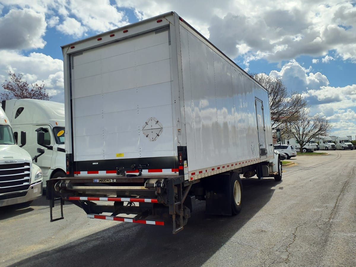 2018 Freightliner/Mercedes M2 106 747393