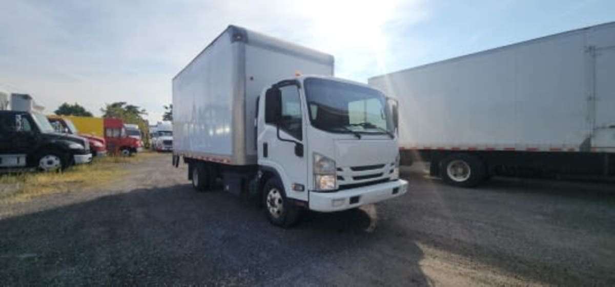 2018 Isuzu NPR HD 747904