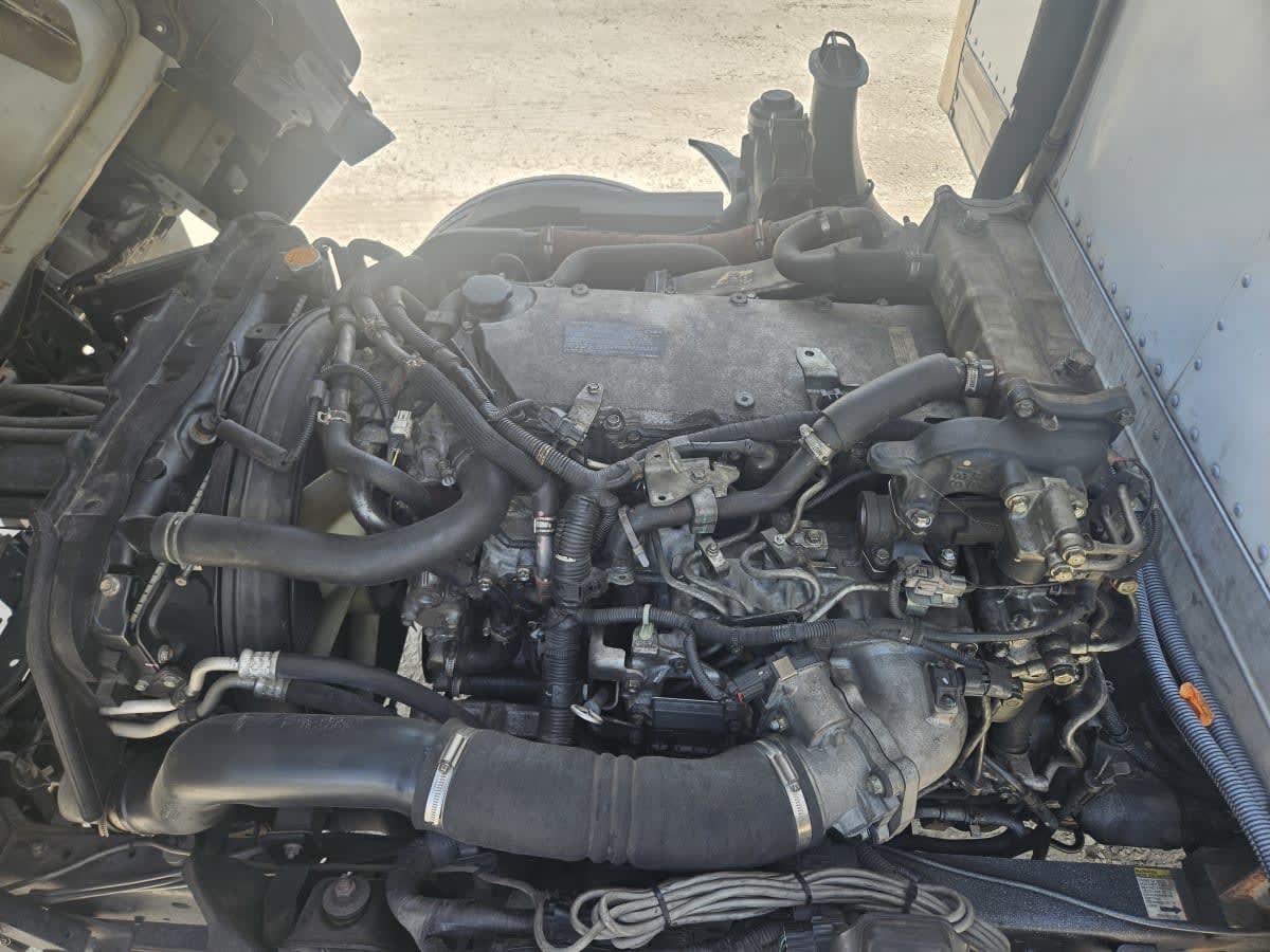 2018 Isuzu NPR 748047