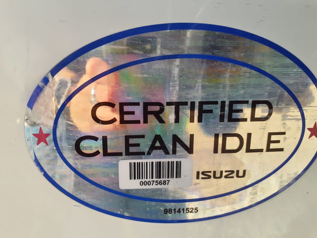 2018 Isuzu NPR - image 14