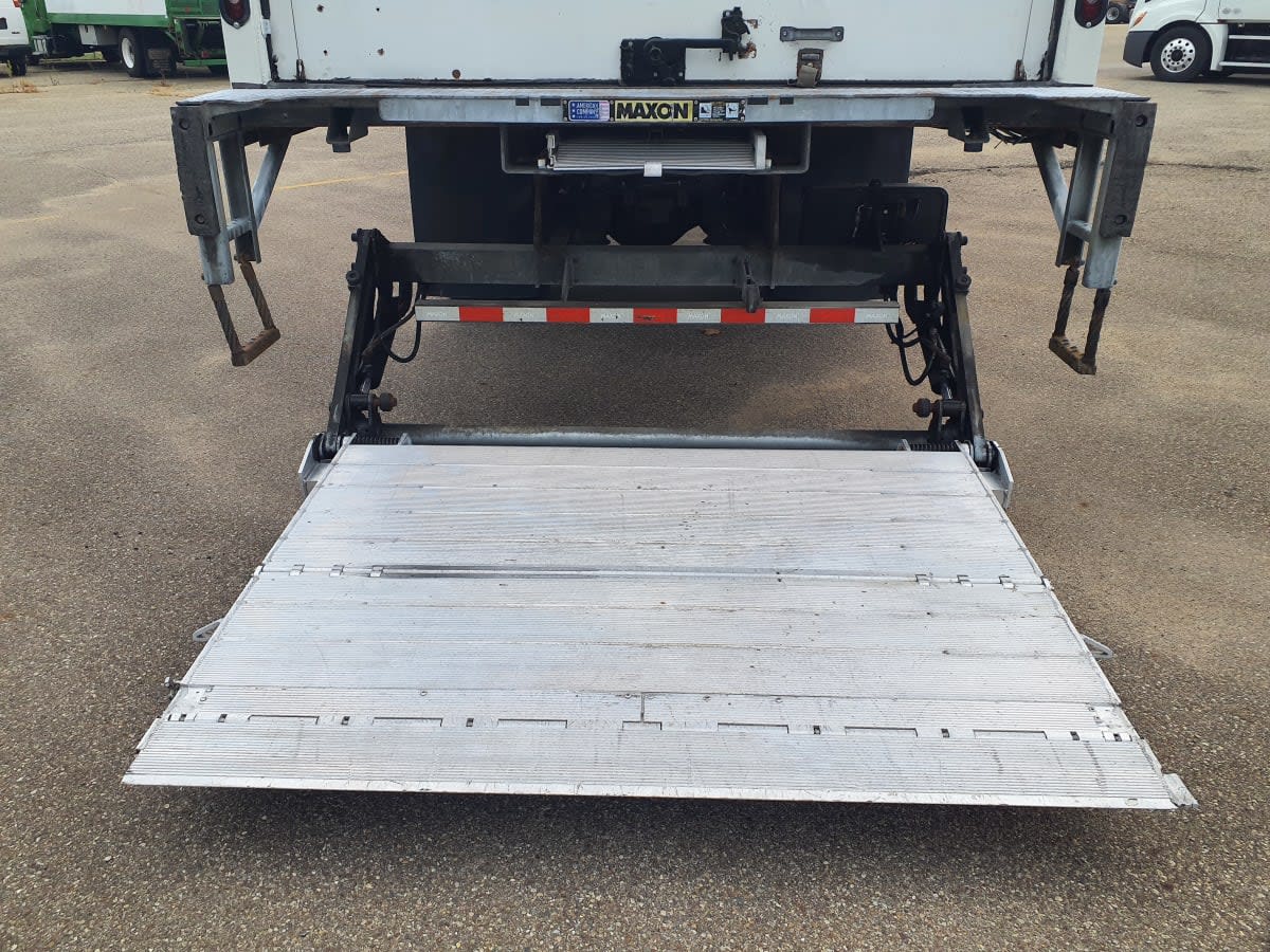 2018 Freightliner/Mercedes M2 106 748109