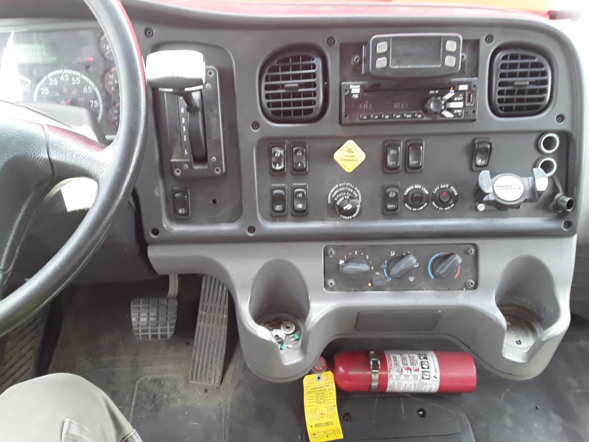 2018 Freightliner M2 106 748116