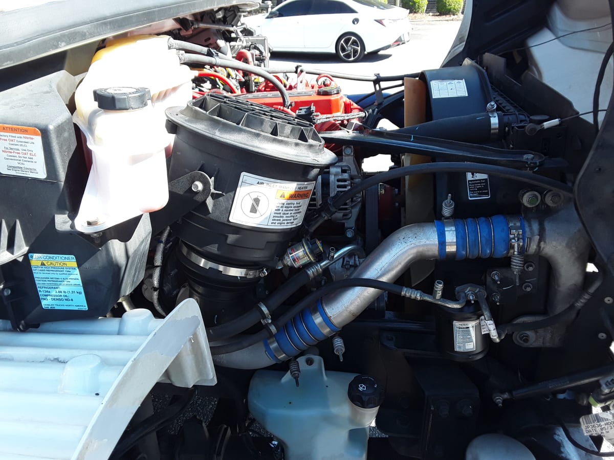 2018 Freightliner/Mercedes M2 106 748577