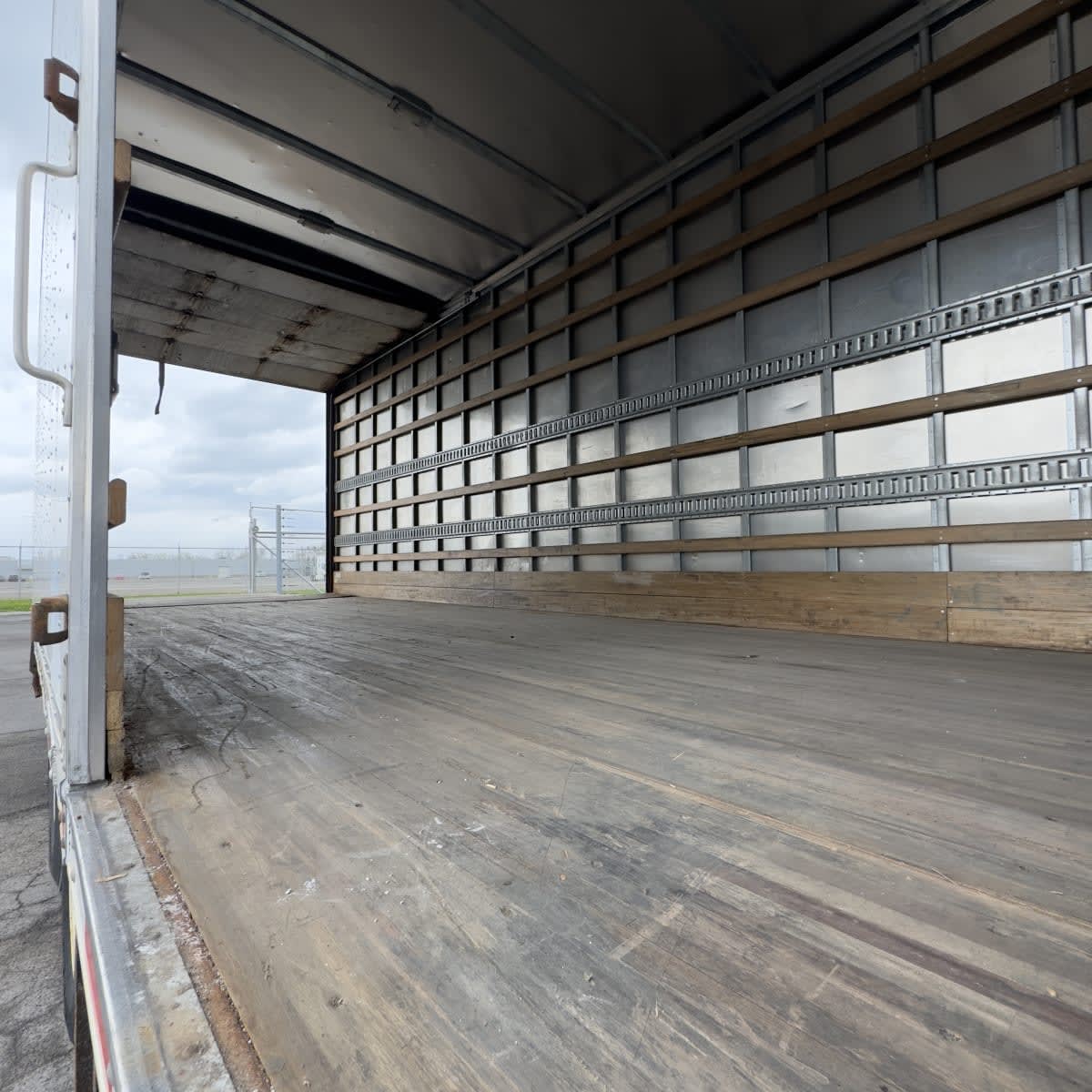 2018 Freightliner M2 106 748616