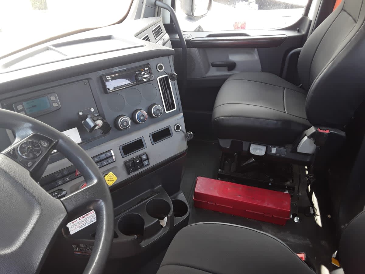 2018 Freightliner Cascadia in Montebello, CA — photo 7