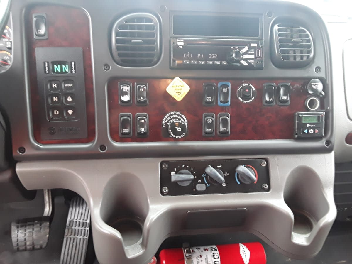 2018 Freightliner/Mercedes M2 106 748749
