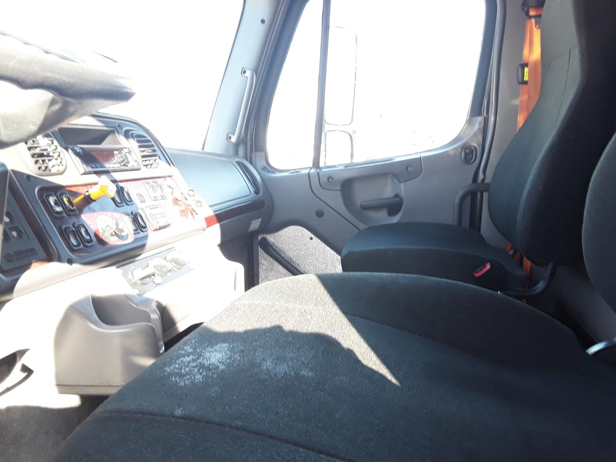 2018 Freightliner/Mercedes M2 106 748750
