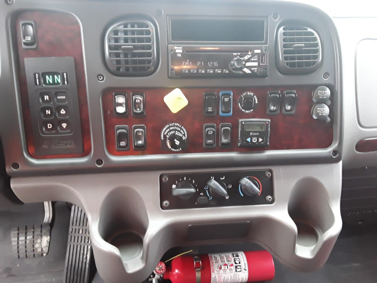 2018 Freightliner/Mercedes M2 106 748751