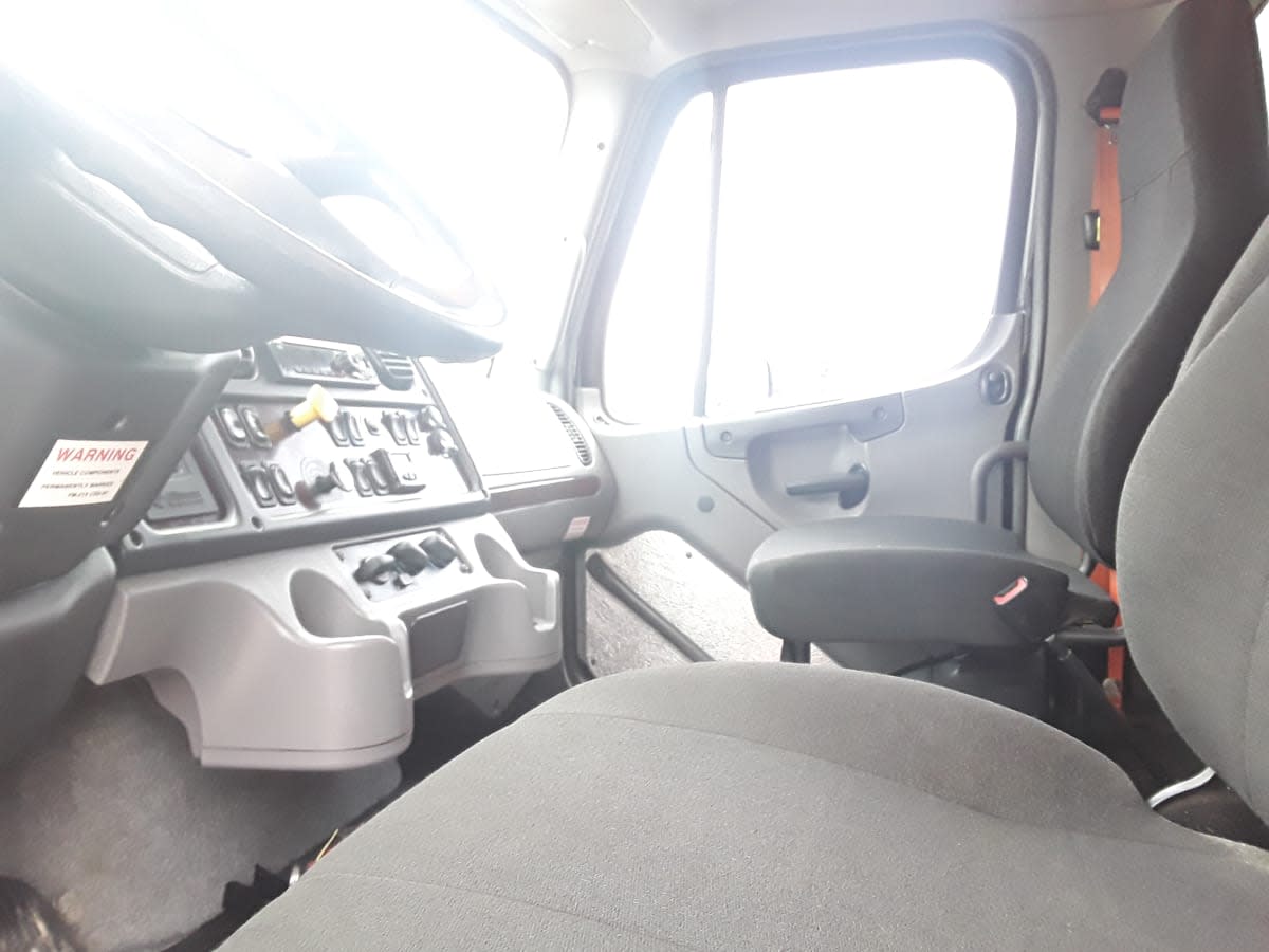 2018 Freightliner/Mercedes M2 106 748751