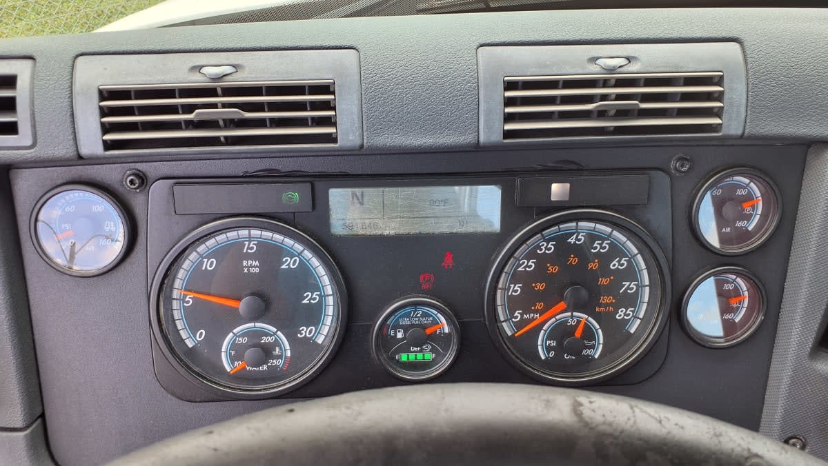 2018 Freightliner CASCADIA 113 748837