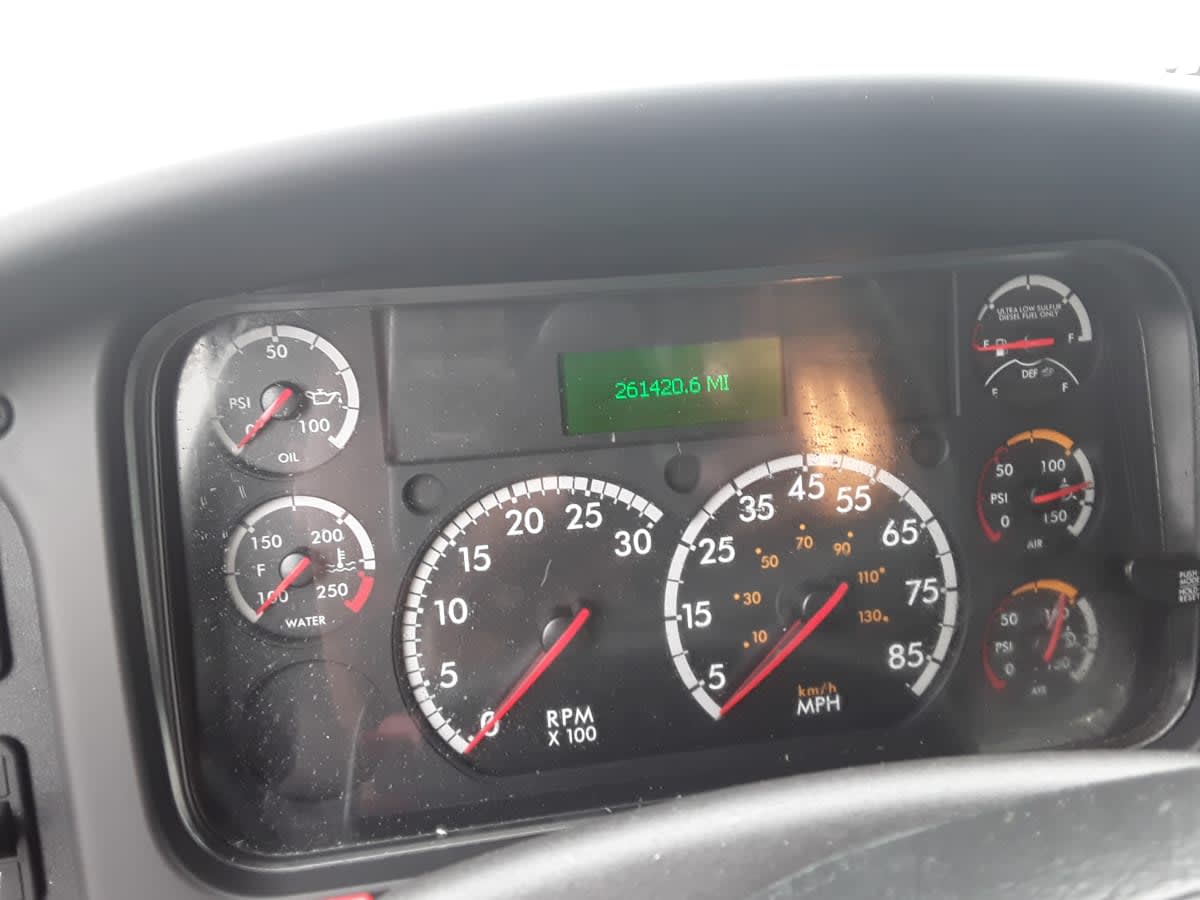 2018 Freightliner M2 106 749048