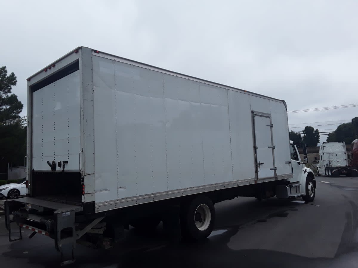 2018 Freightliner M2 106 749048
