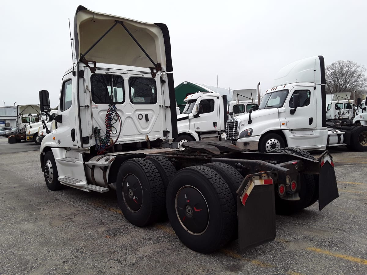 2018 Freightliner/Mercedes CASCADIA 125 749102