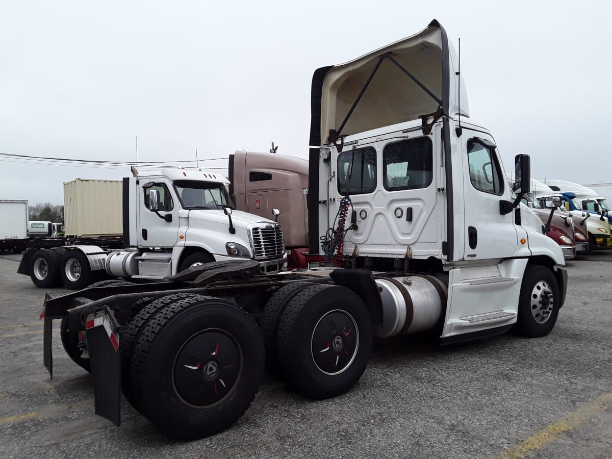 2018 Freightliner/Mercedes CASCADIA 125 749102