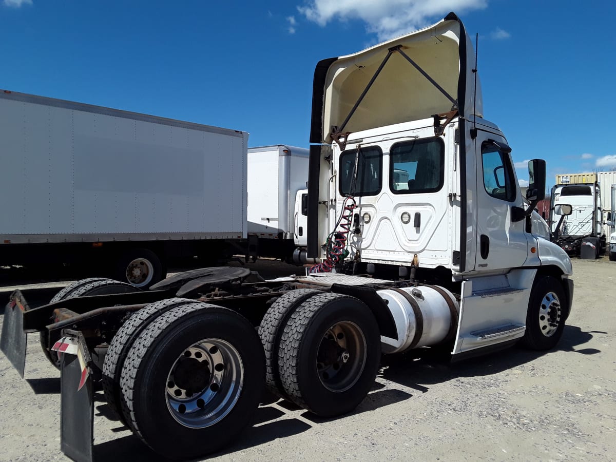 2018 Freightliner/Mercedes CASCADIA 125 749104