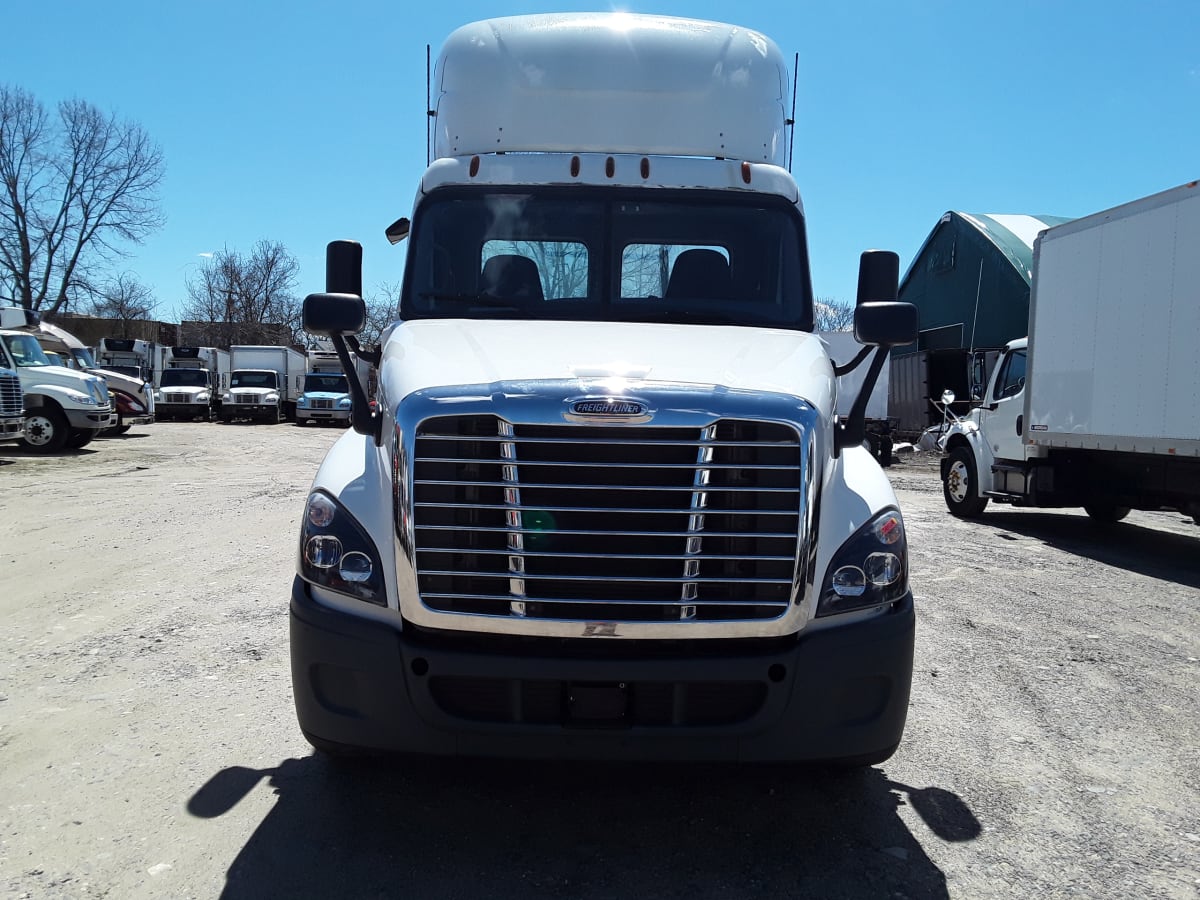 2018 Freightliner/Mercedes CASCADIA 125 749104