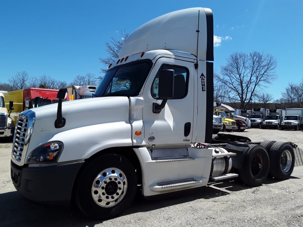 2018 Freightliner/Mercedes CASCADIA 125 749104