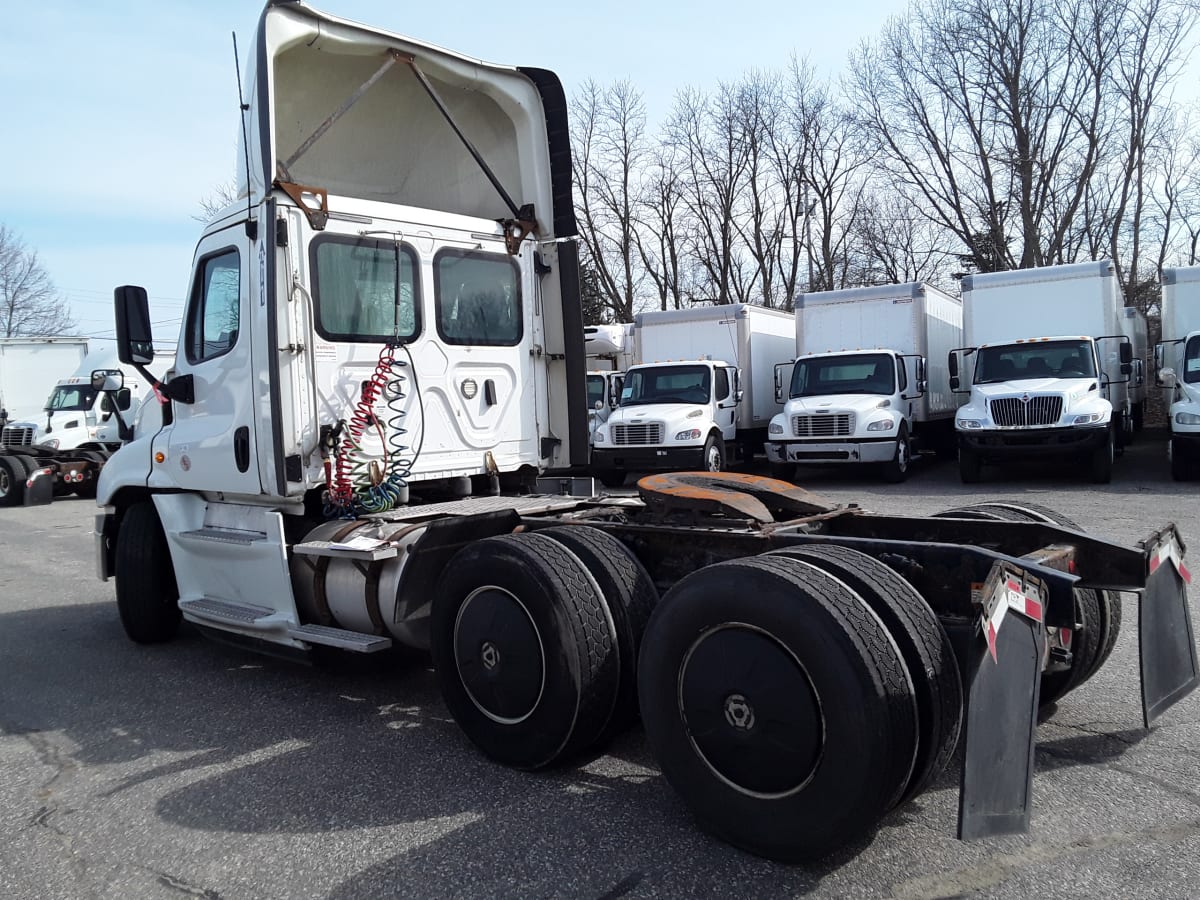 2018 Freightliner/Mercedes CASCADIA 125 749105