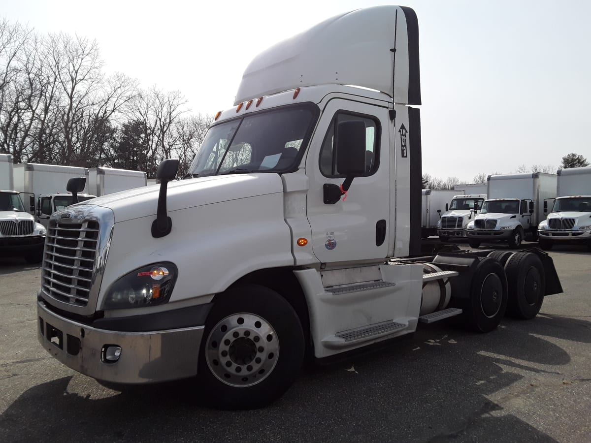 2018 Freightliner/Mercedes CASCADIA 125 749105