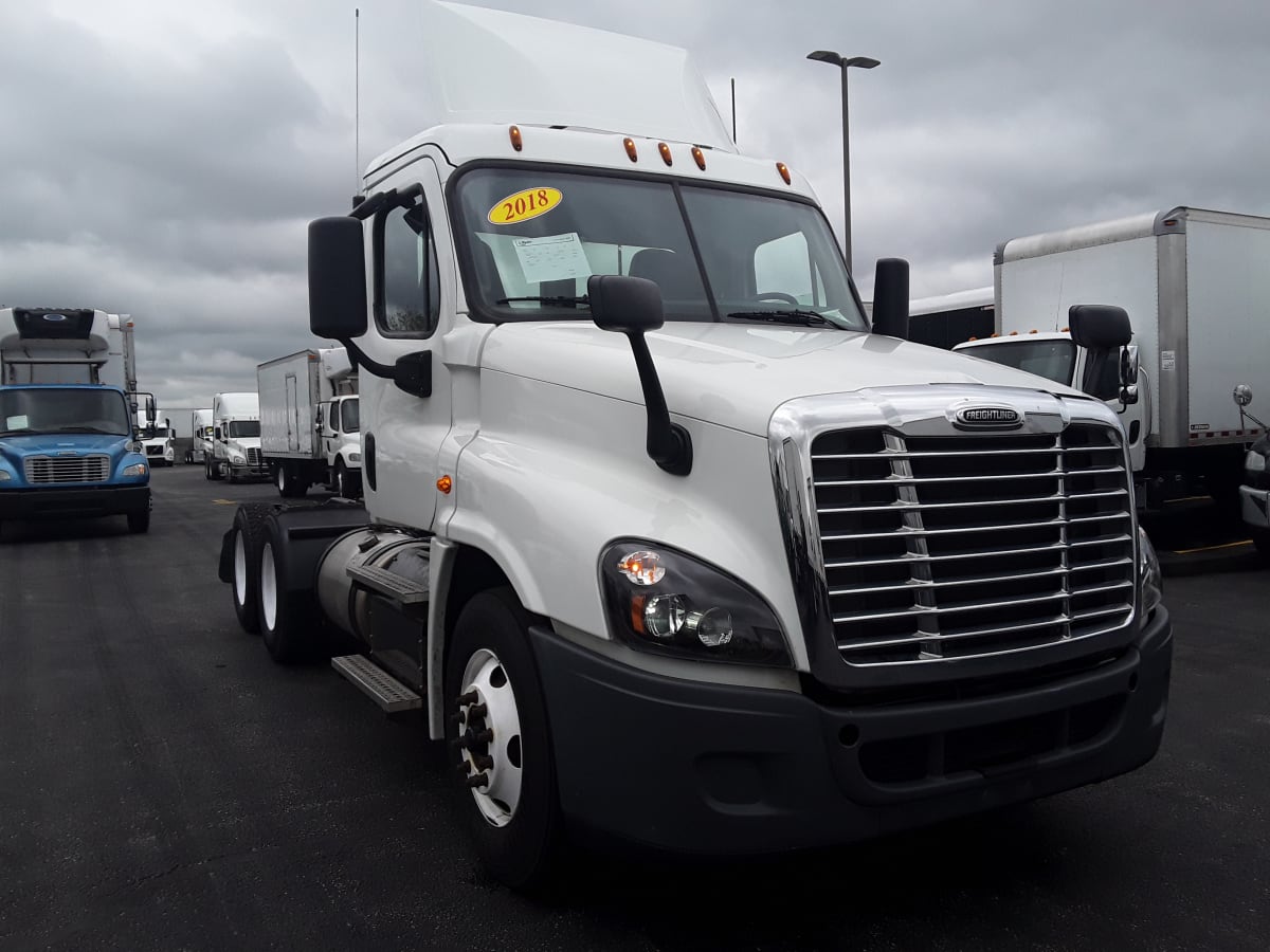 2018 Freightliner/Mercedes CASCADIA 125 749401