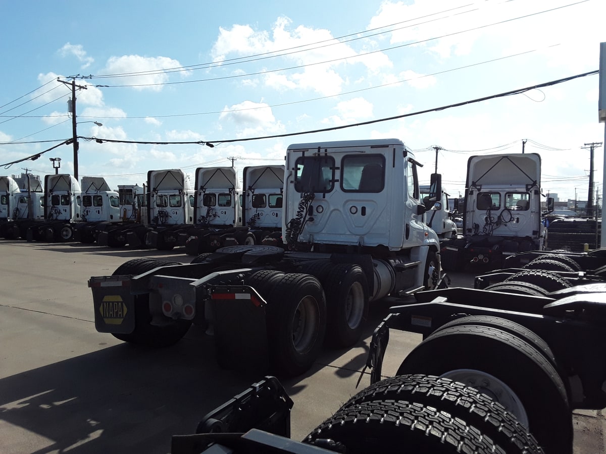 2018 Freightliner/Mercedes CASCADIA 125 749699