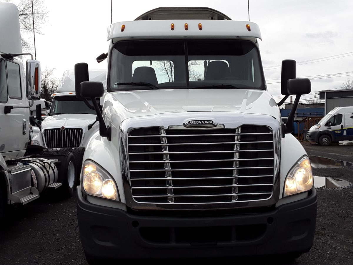 2018 Freightliner/Mercedes CASCADIA 125 749701