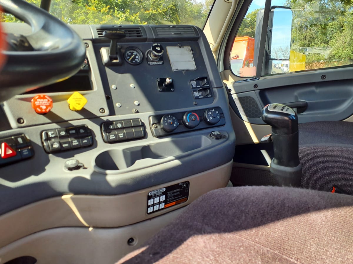 2018 Freightliner/Mercedes CASCADIA 125 749702