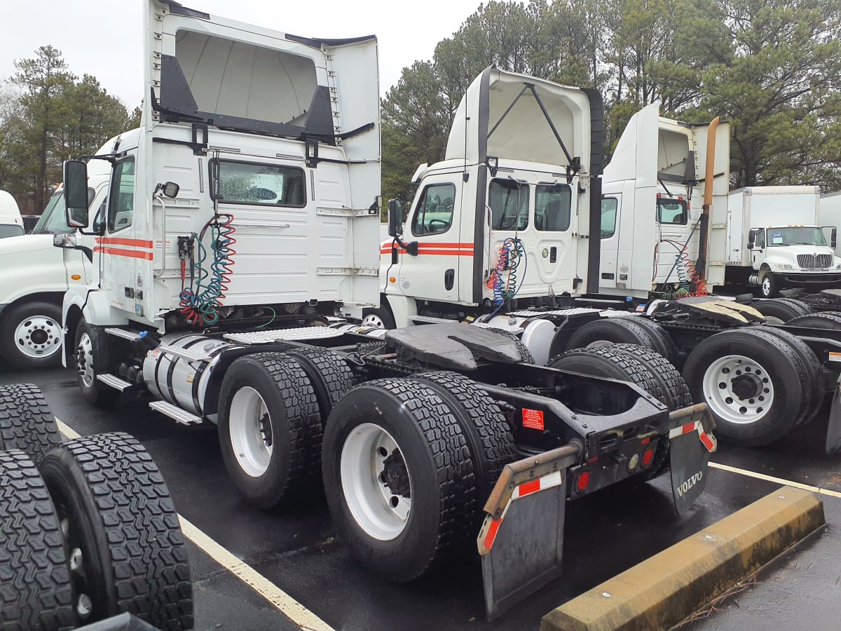 2018 Volvo VNL64TRACTOR 749739