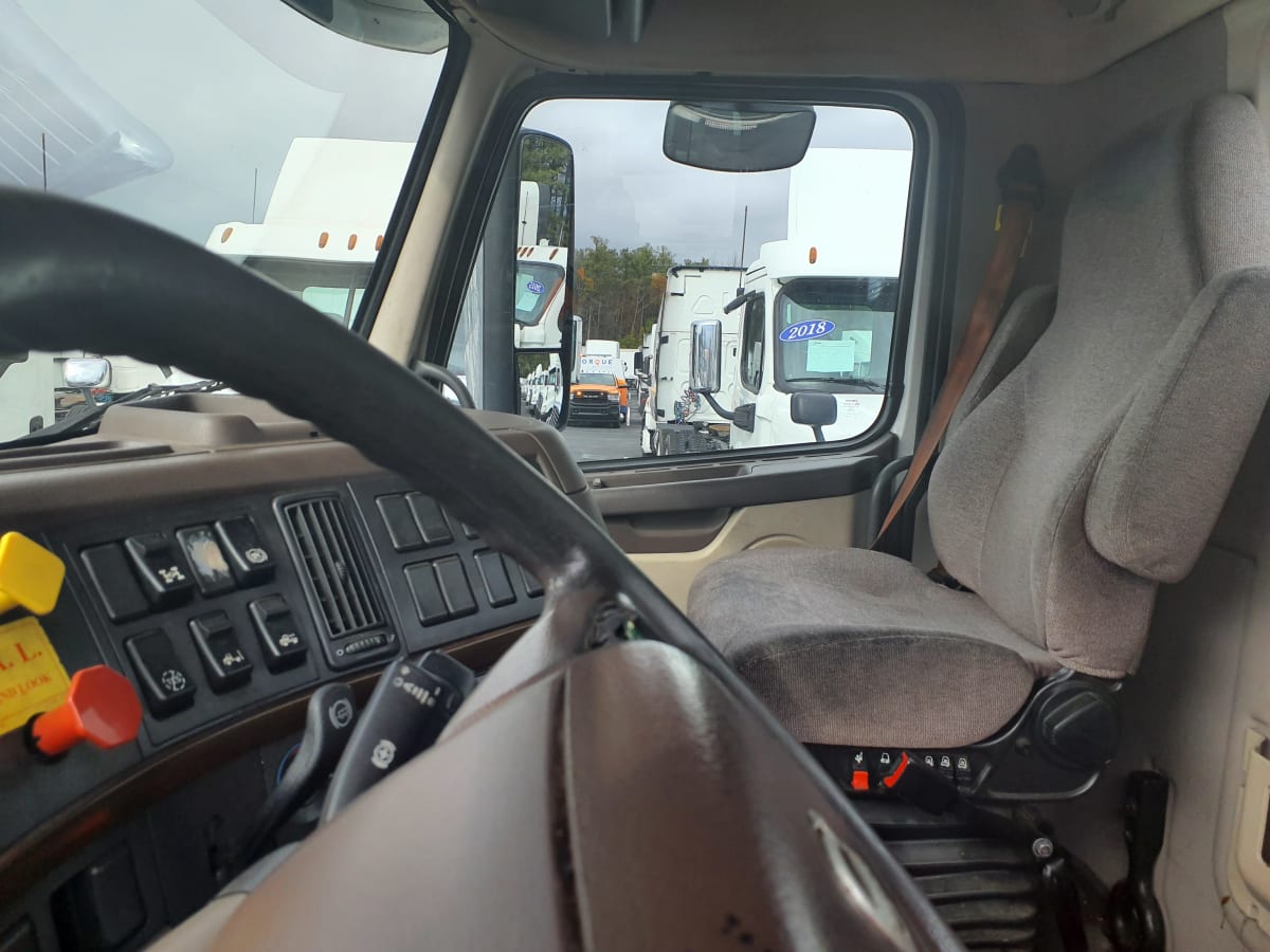 2018 Volvo VNL64TRACTOR 749743