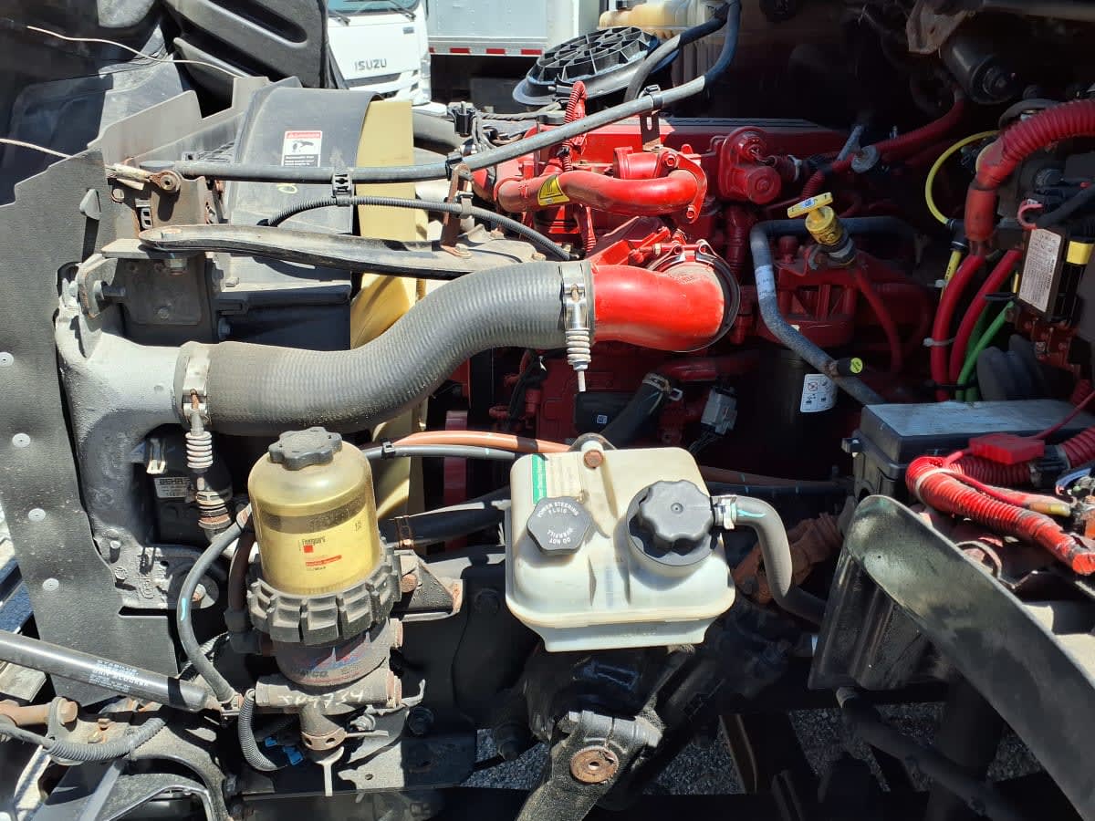 2018 Freightliner M2 106 750018