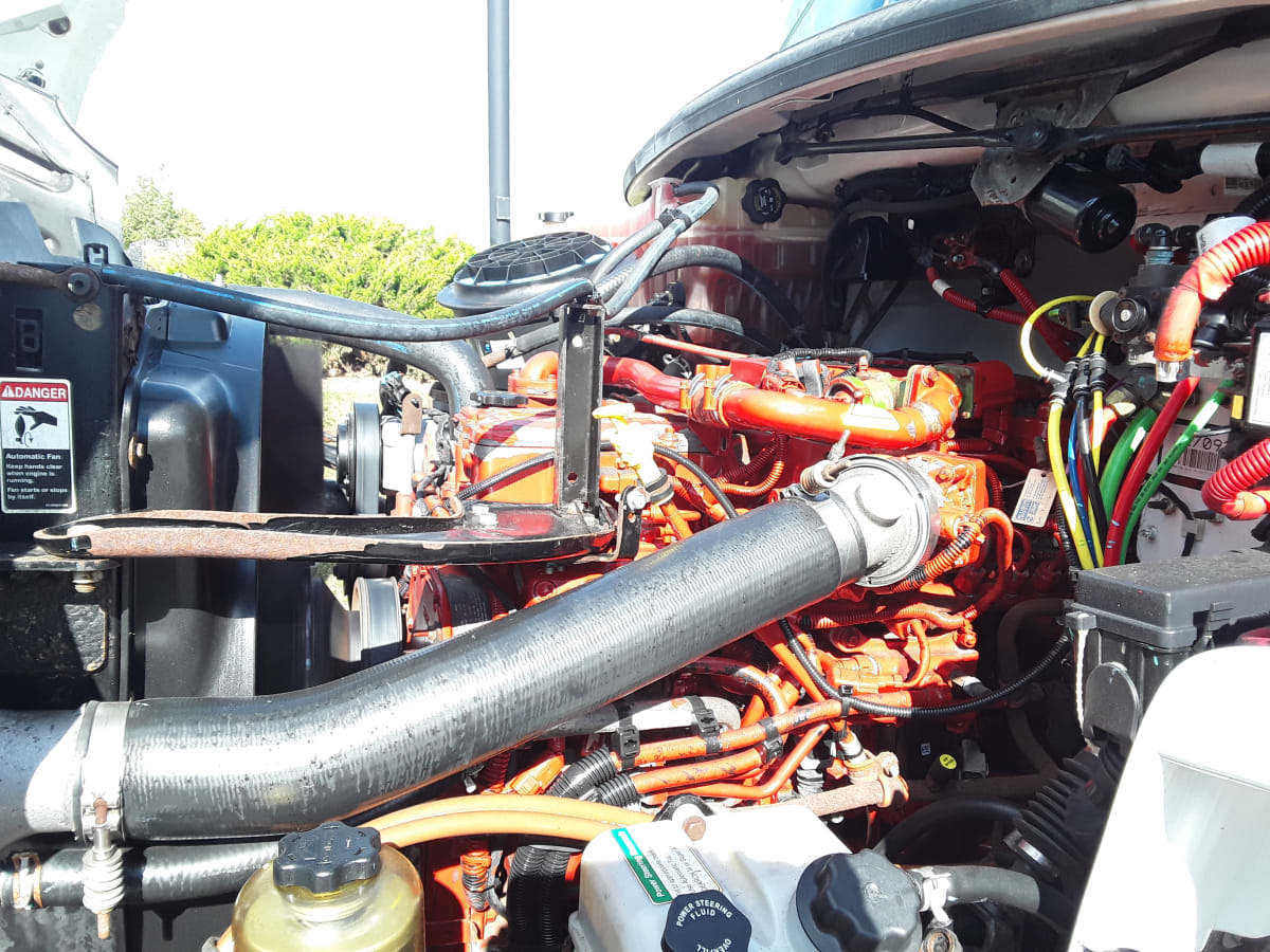 2018 Freightliner/Mercedes M2 106 750025