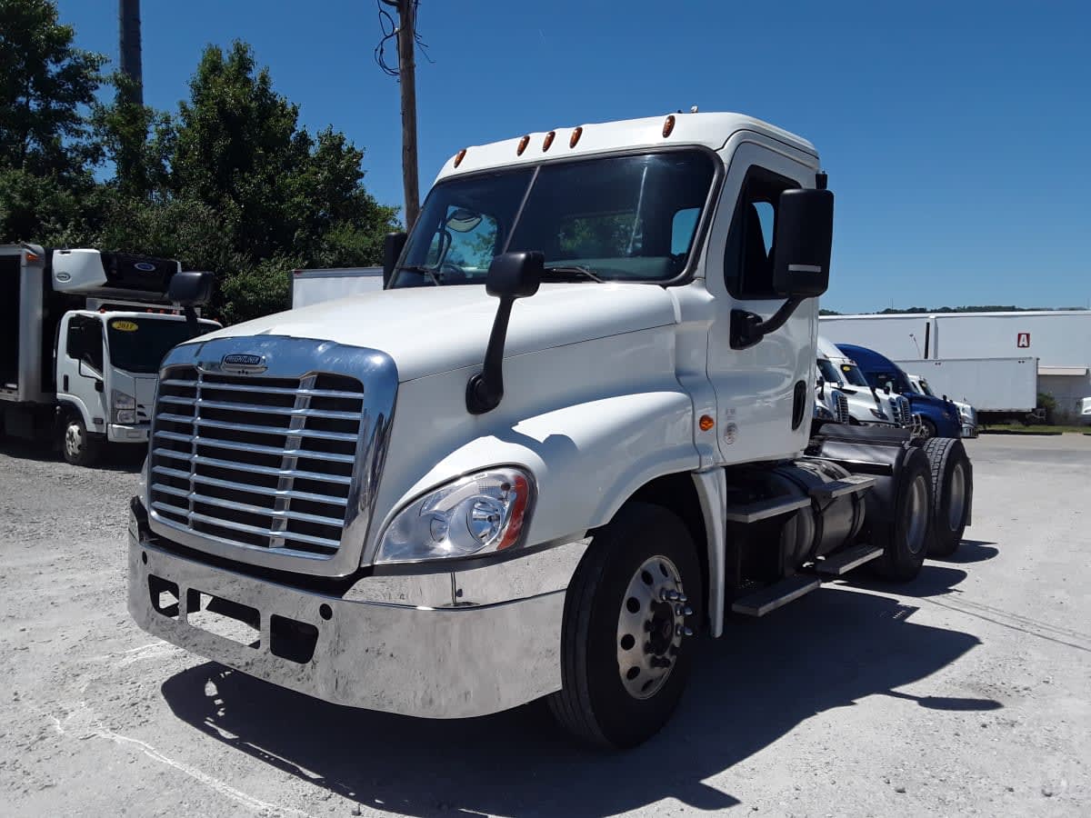 2018 Freightliner Cascadia in Pittsburgh, PA