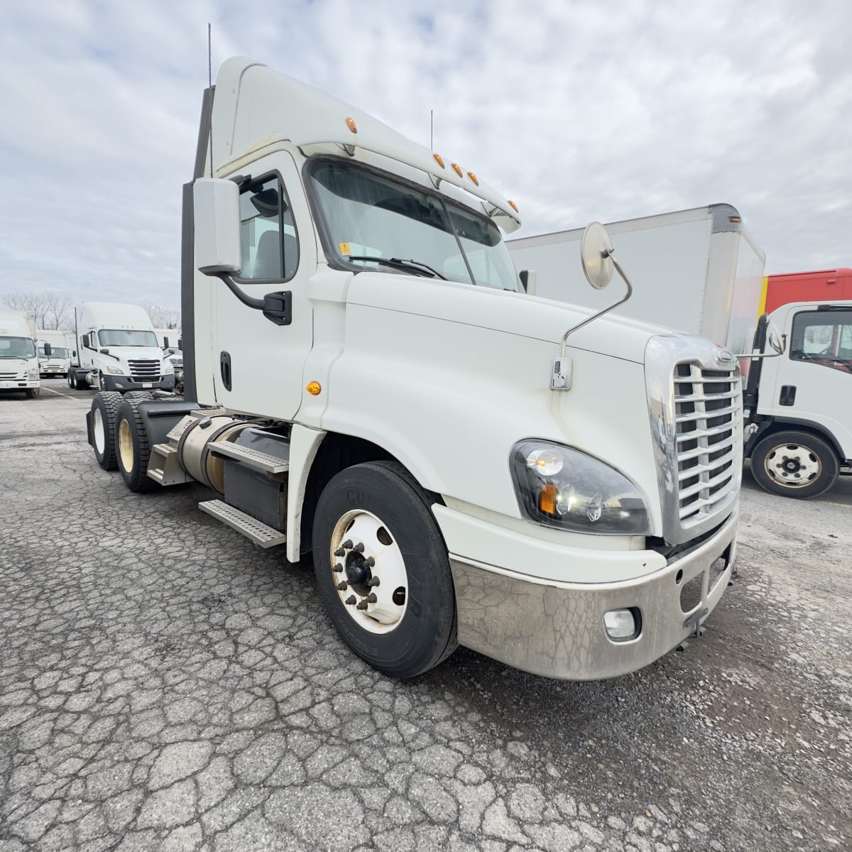 2018 Freightliner/Mercedes CASCADIA 125 750235